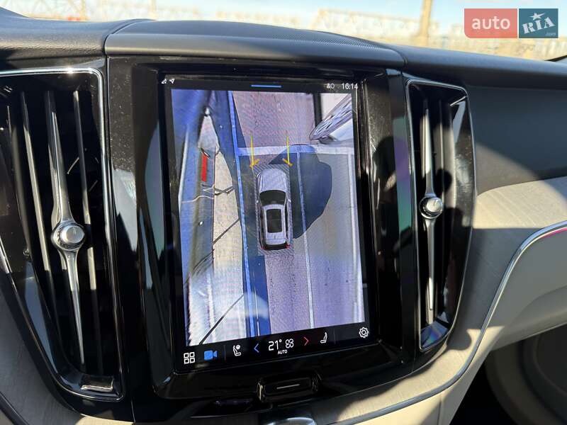 Внедорожник / Кроссовер Volvo XC60 2023 в Киеве