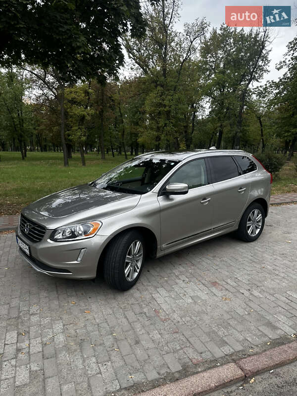 Внедорожник / Кроссовер Volvo XC60 2015 в Киеве