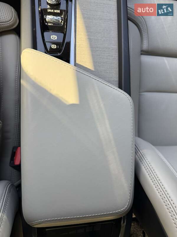 Внедорожник / Кроссовер Volvo XC60 2020 в Днепре