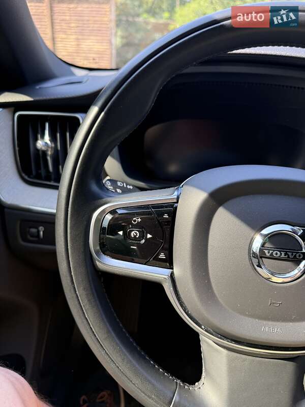 Внедорожник / Кроссовер Volvo XC60 2020 в Днепре