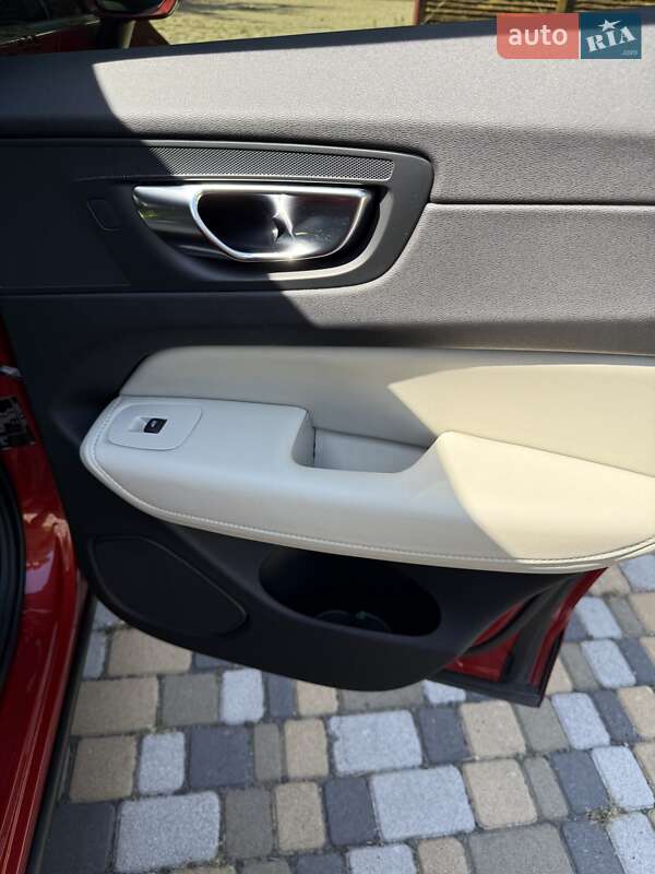 Внедорожник / Кроссовер Volvo XC60 2020 в Днепре