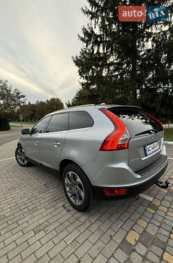 Внедорожник / Кроссовер Volvo XC60 2011 в 