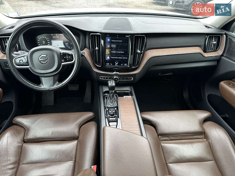 Внедорожник / Кроссовер Volvo XC60 2018 в Ровно