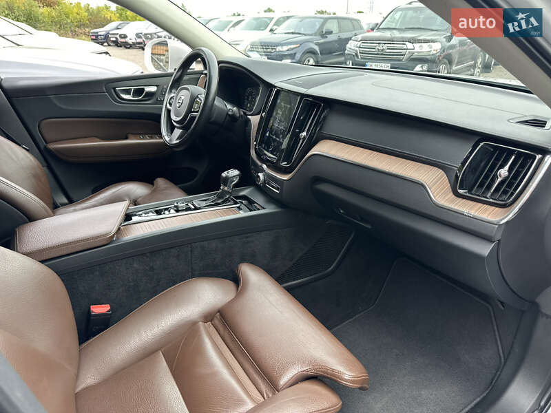 Внедорожник / Кроссовер Volvo XC60 2018 в Ровно