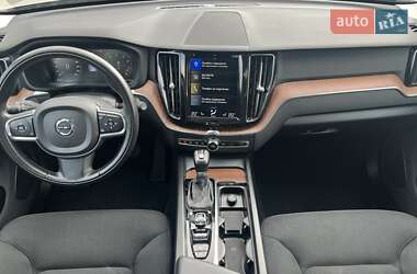Внедорожник / Кроссовер Volvo XC60 2020 в 