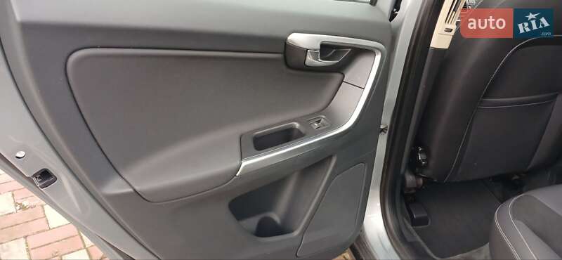 Внедорожник / Кроссовер Volvo XC60 2010 в Дубно