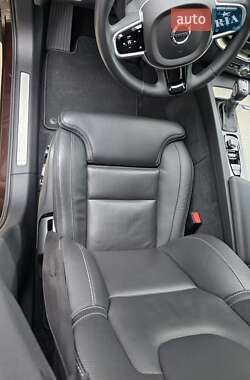 Внедорожник / Кроссовер Volvo XC60 2018 в 