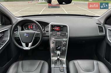 Внедорожник / Кроссовер Volvo XC60 2016 в 