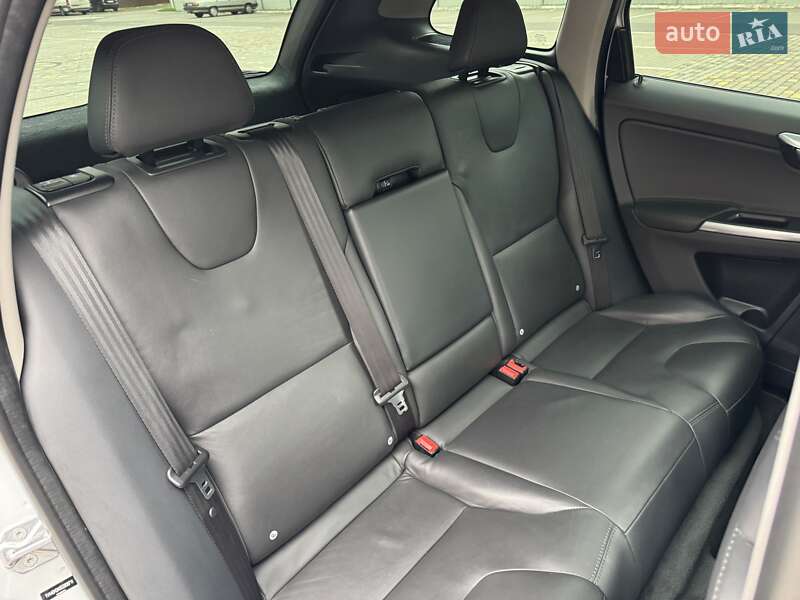 Внедорожник / Кроссовер Volvo XC60 2016 в Луцке