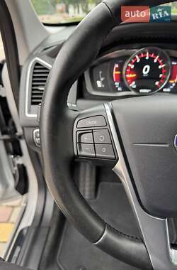 Внедорожник / Кроссовер Volvo XC60 2016 в 