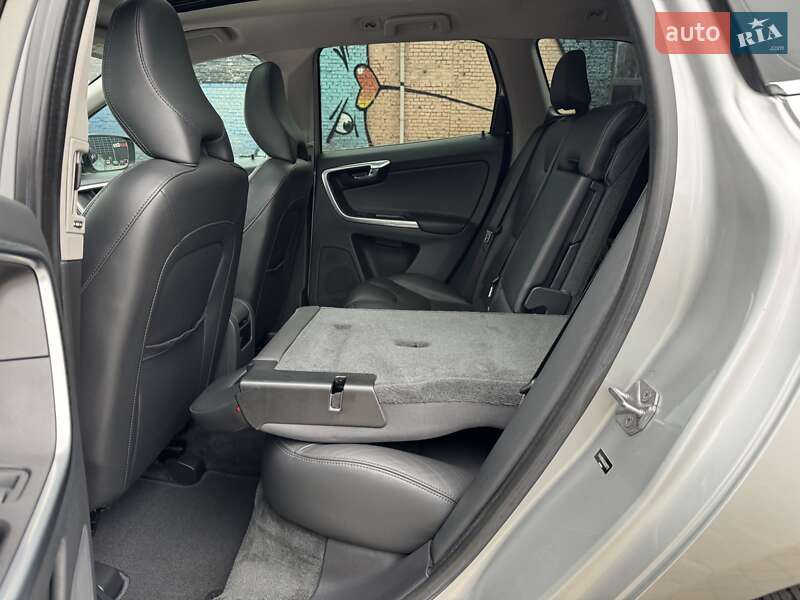 Внедорожник / Кроссовер Volvo XC60 2016 в Луцке