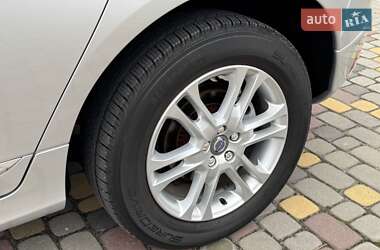 Внедорожник / Кроссовер Volvo XC60 2016 в 