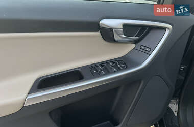 Внедорожник / Кроссовер Volvo XC60 2010 в 