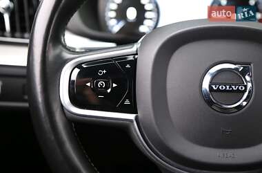 Внедорожник / Кроссовер Volvo XC60 2019 в 