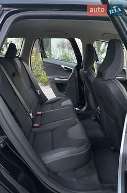 Внедорожник / Кроссовер Volvo XC60 2010 в 
