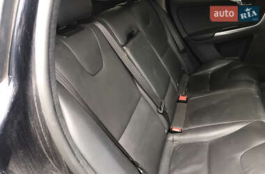 Внедорожник / Кроссовер Volvo XC60 2016 в 