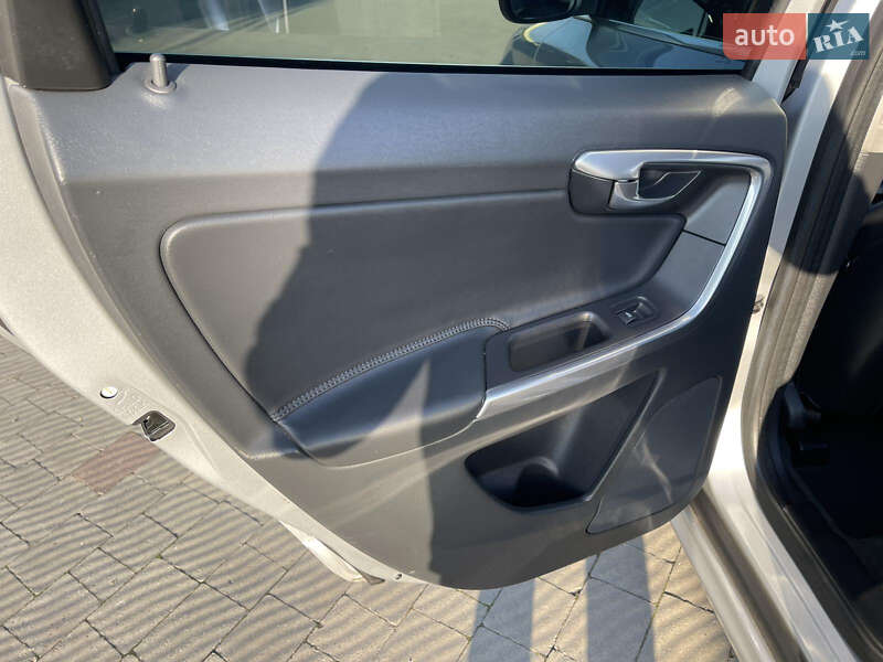 Внедорожник / Кроссовер Volvo XC60 2013 в Владимире фото 11 Внедорожник / Кроссовер Volvo XC60 2013 в Владимире