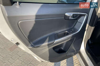 Внедорожник / Кроссовер Volvo XC60 2013 в 