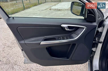 Внедорожник / Кроссовер Volvo XC60 2015 в 