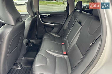 Внедорожник / Кроссовер Volvo XC60 2015 в 