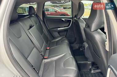Внедорожник / Кроссовер Volvo XC60 2015 в 