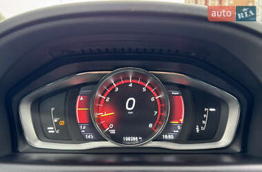 Внедорожник / Кроссовер Volvo XC60 2015 в 