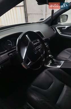 Внедорожник / Кроссовер Volvo XC60 2015 в 