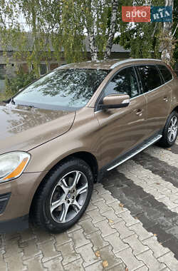 Внедорожник / Кроссовер Volvo XC60 2012 в 