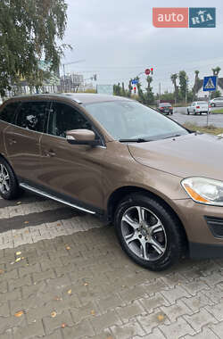 Внедорожник / Кроссовер Volvo XC60 2012 в 