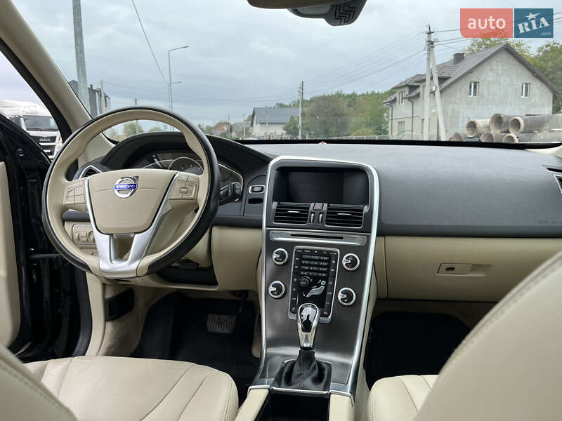 Внедорожник / Кроссовер Volvo XC60 2015 в Теребовле