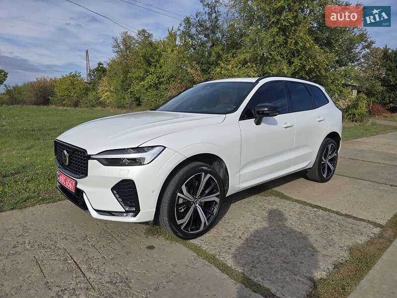Внедорожник / Кроссовер Volvo XC60 2023 в 