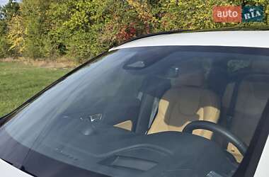 Внедорожник / Кроссовер Volvo XC60 2023 в 