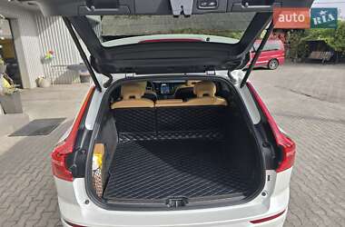Внедорожник / Кроссовер Volvo XC60 2023 в 