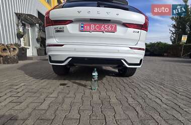 Внедорожник / Кроссовер Volvo XC60 2023 в 