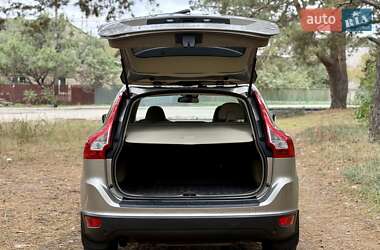 Внедорожник / Кроссовер Volvo XC60 2012 в 