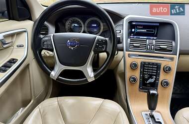 Внедорожник / Кроссовер Volvo XC60 2012 в 