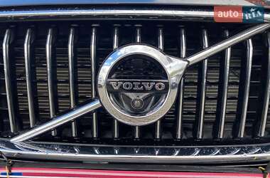 Внедорожник / Кроссовер Volvo XC60 2019 в 