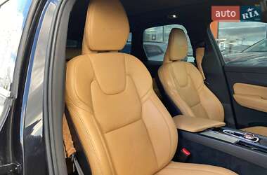 Внедорожник / Кроссовер Volvo XC60 2019 в 