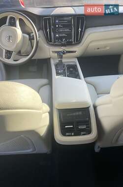Внедорожник / Кроссовер Volvo XC60 2020 в Львове