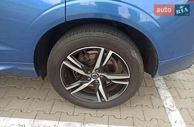 Внедорожник / Кроссовер Volvo XC60 2018 в 