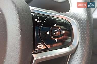 Внедорожник / Кроссовер Volvo XC60 2018 в 