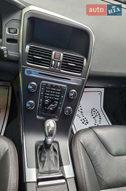 Внедорожник / Кроссовер Volvo XC60 2012 в 