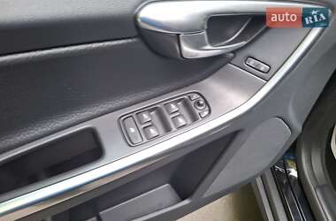 Внедорожник / Кроссовер Volvo XC60 2012 в 
