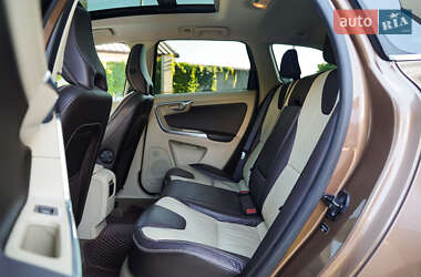 Внедорожник / Кроссовер Volvo XC60 2012 в 