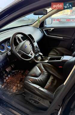Внедорожник / Кроссовер Volvo XC60 2013 в 