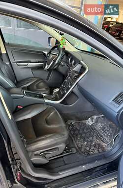 Внедорожник / Кроссовер Volvo XC60 2013 в 
