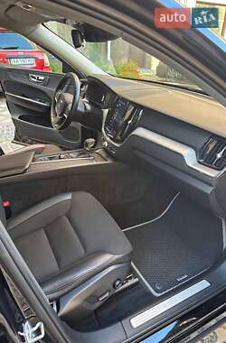 Позашляховик / Кросовер Volvo XC60 2018 в  фото 12 Позашляховик / Кросовер Volvo XC60 2018 в