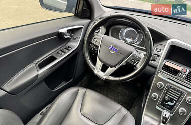 Внедорожник / Кроссовер Volvo XC60 2015 в 