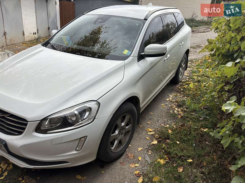 Внедорожник / Кроссовер Volvo XC60 2013 в 