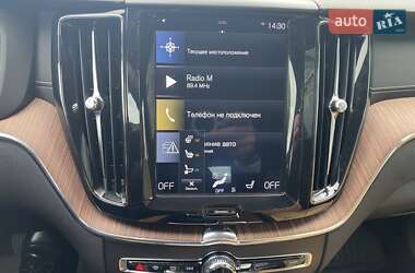 Внедорожник / Кроссовер Volvo XC60 2018 в 